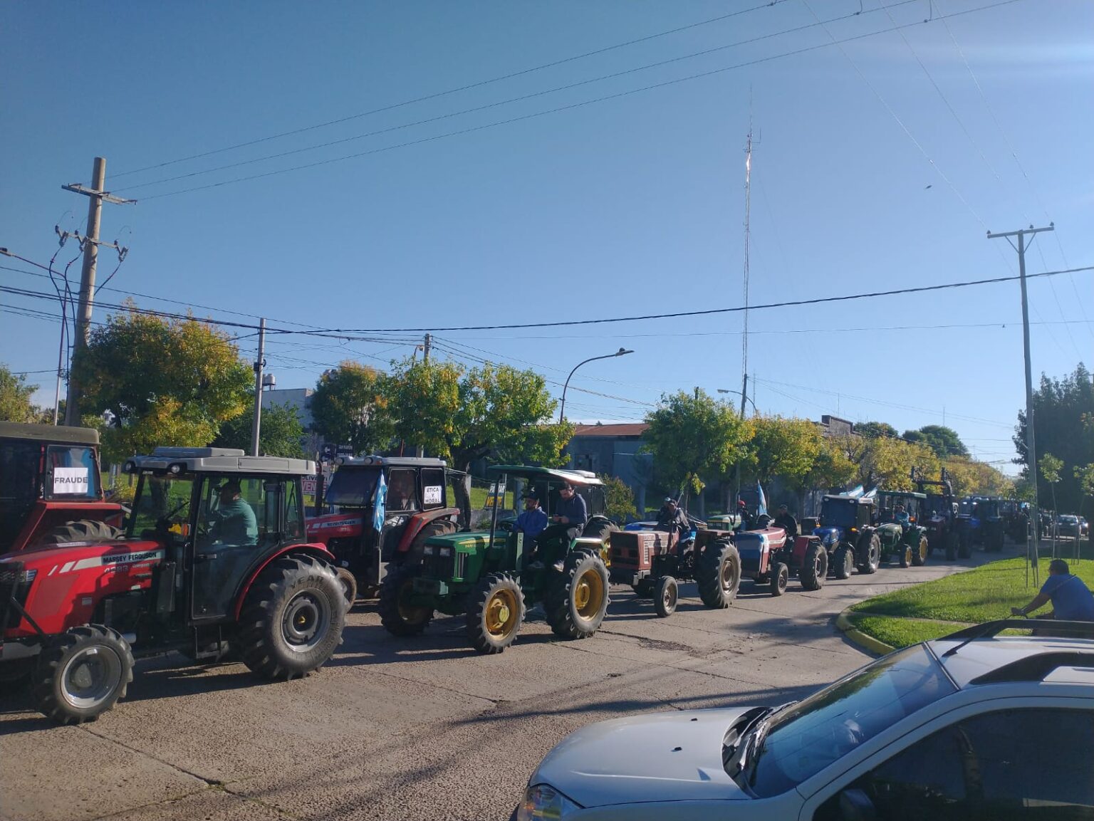 Tras el tractorazo el intendente de Chajarí salió a las redes sociales