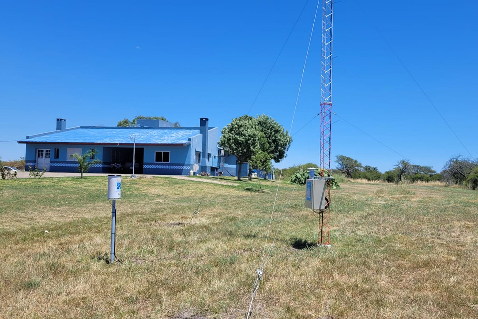 Se instaló una estación meteorológica e hidrométrica en San Jaime