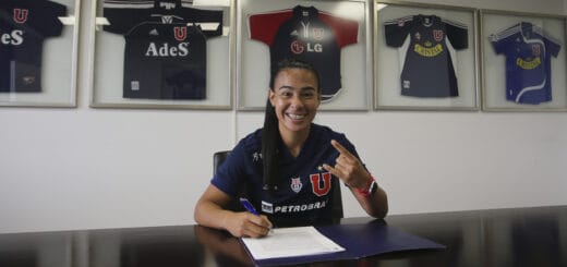alt="Yael Oviedo recaló en el fútbol femenino de la Universidad de Chile"