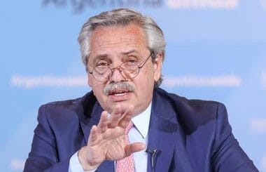 alt="presidente Alberto Fernández"