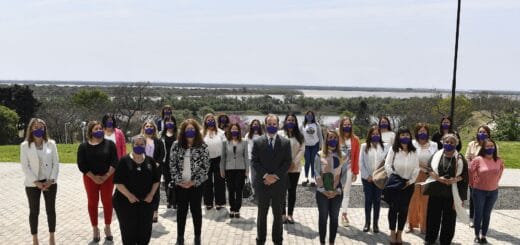 alt="El gobernador Gustavo Bordet y la vicegobernadora Laura Stratta encabezaron el acto de presentación del proyecto de Ley Paridad Integral"
