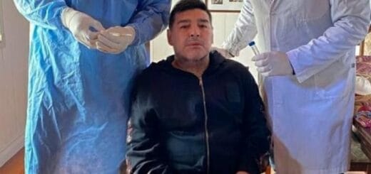 alt="diego armando maradona"