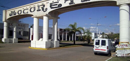 alt="portal de ingreso a la ciudad de Mocoretá"