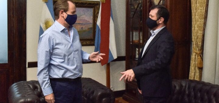 alt="el gobernador gustavo bordet y el senador edgardo kueider"