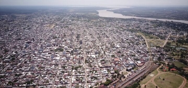 alt="concordia ciudad sobre el río uruguay"