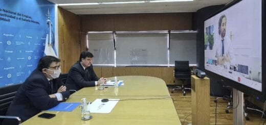 alt="primera sesión virtual del consejo del salario"