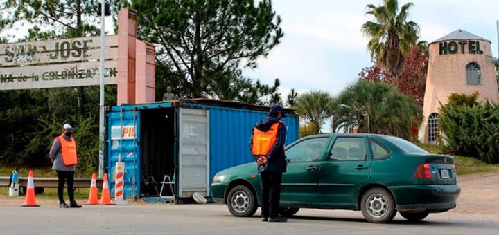 alt="control en el acceso a la localidad de San José"