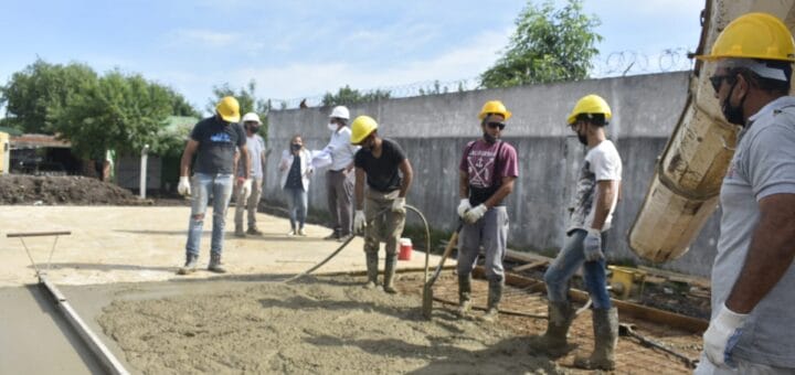 alt="CAFESG avanza en la construcción del playón deportivo de Federación"