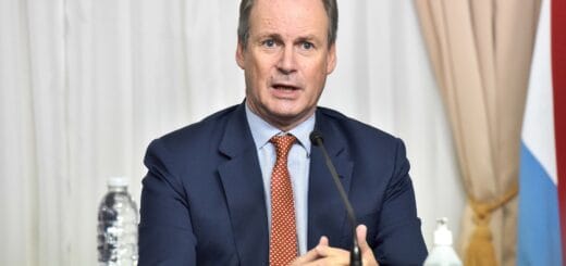 alt="el gobernador gustavo bordet anunció el diseño de una campaña de vacunación contra el covid"