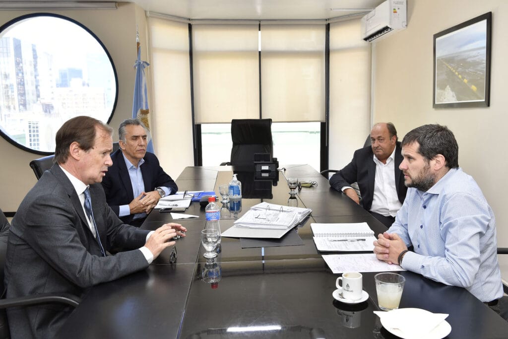 alt="Del encuentro entre Bordet y Benrnal también participó el fiscal de Estado de Entre Ríos, Julio Rodríguez Signes"