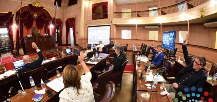 alt="por unanimidad en general los legisladores aprobaron el presupuesto 2021"