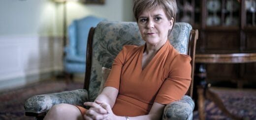 alt="la ministra Nicola Sturgeon"