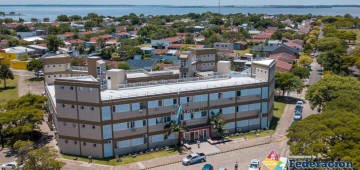 alt="edificio municipal de Federación"