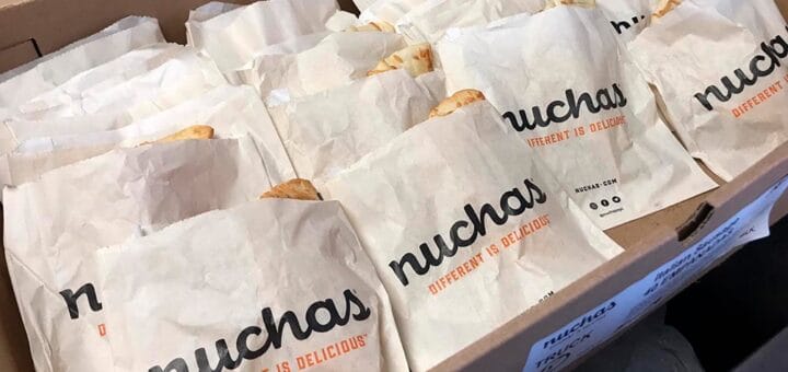 alt="El envase de Nuchas, una adaptación del término nachos".