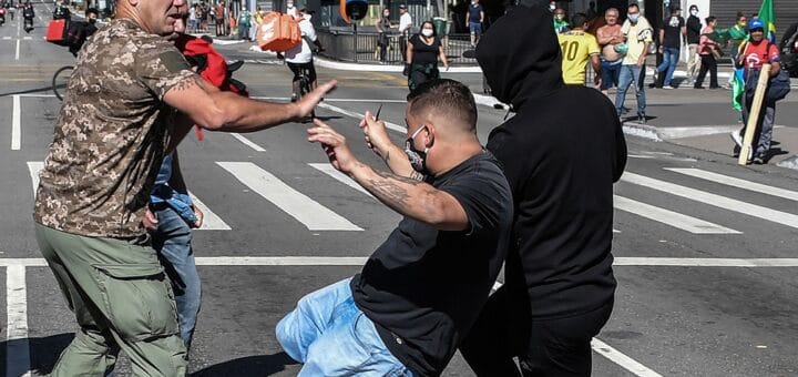 alt="Lo que en el imaginario popular son los crímenes de la narcopolítica colombiana del siglo XX o la mexicana del XXI, en Brasil transcurre en forma silenciosa para los grandes medios"