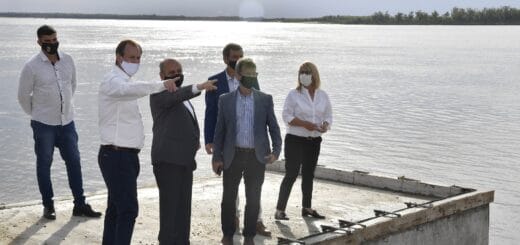 alt="el gobernador Bordet dijo que el gobierno investigará la propiedad de las tierras de la Escuela Agrotécnica El Quebracho"