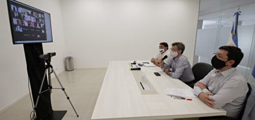 alt="el ministro de Planeamiento, Marcelo Richard, encabezó un encuentro virtual con los y las intendentas de toda la provincia"