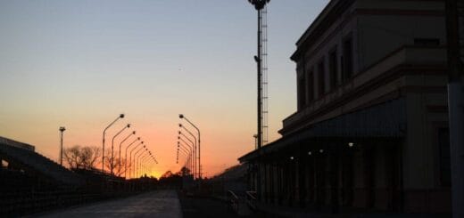 alt="corsódromo vacío en Gualeguaychú"
