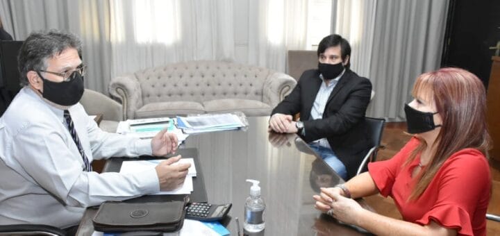 alt="el intendente Francolini con la presidenta del Centro de Autoservicios y Supermercados de Concordia (CASCO), Laura Kobrinsky"