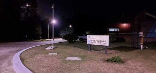 alt="iluminación en el predio de Prefectura de Salto Grande"