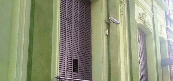 alt="frente de la sede de AGMER en la ciudad de Paraná"