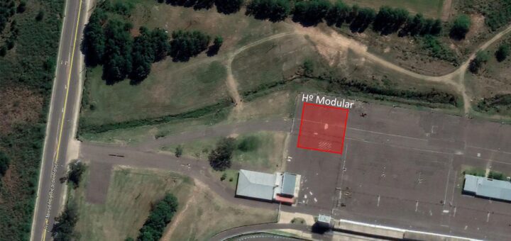 alt="fotografía aérea y demarcación del terreno donde se ubicará el hospital modular de Concordia"