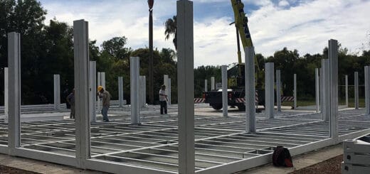 alt="construcción del hospital modular en Colón"