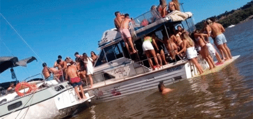 alt="embarcación con exceso de personas en Isla Bonita"