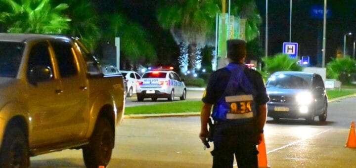 alt="control pólicial en avenida de Concordia"