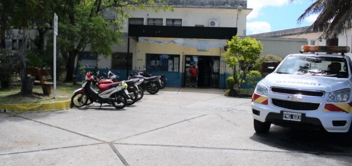 alt="frente de la Central de Tránsito de Concordia"