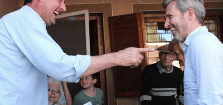 alt="A la derecha, el diputado nacional Gustavo Hein; a la izquierda, el ex ministro del Interior de Macri, Rogelio Frigerio"