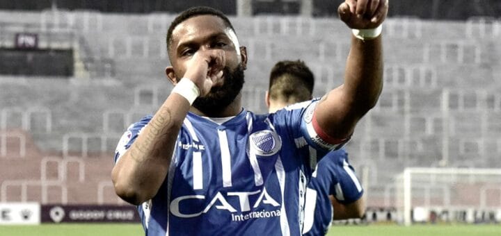 alt="santiago morro garcía en una celebración"