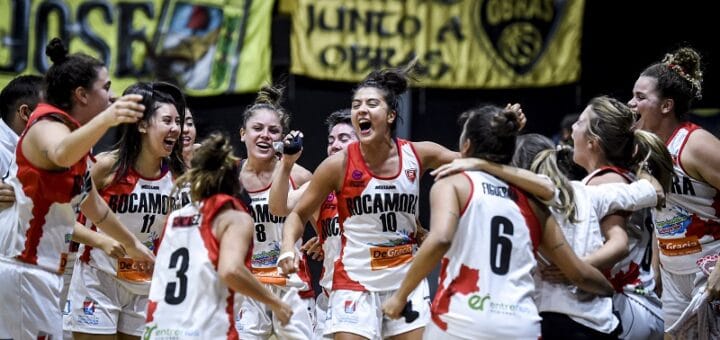 alt="jugadoras de Tomás de Rocamora celebran su triunfo ante Obras Basket en la Final 4"