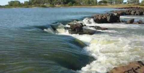 alt="salto chico en el río uruguay"