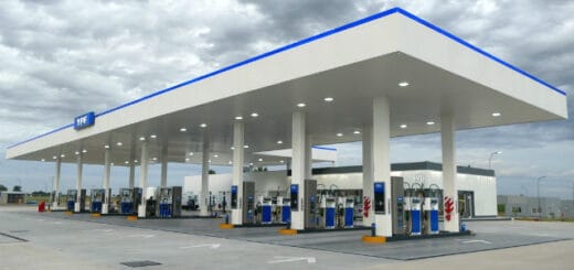 alt="en la fotografía, una estación de servicios de YPF"