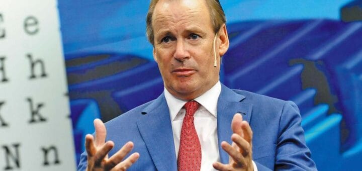 alt="en la imagen se ve al gobernador gustavo bordet"