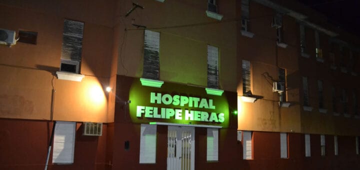 alt="el frente del hospital Felipe Heras"