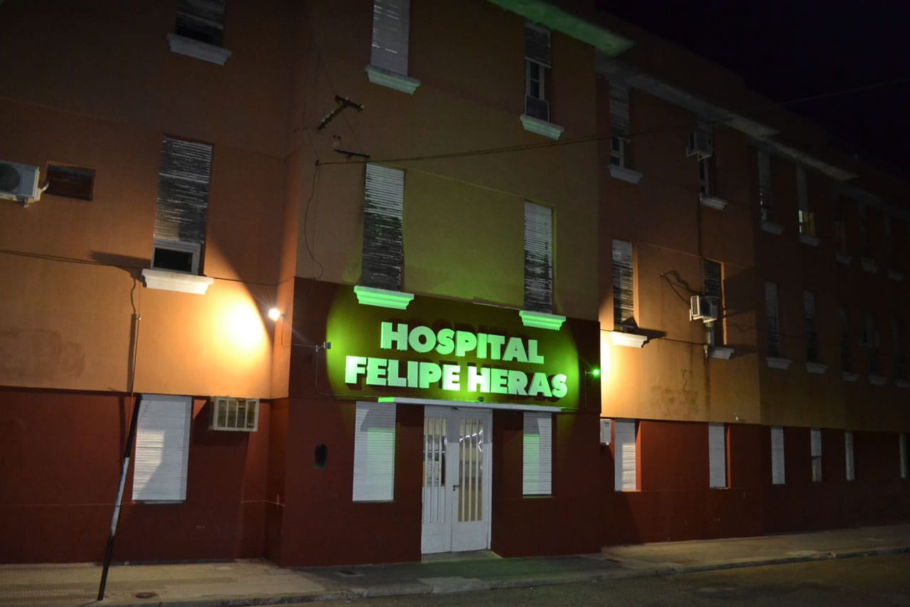 alt="el frente del hospital Felipe Heras"