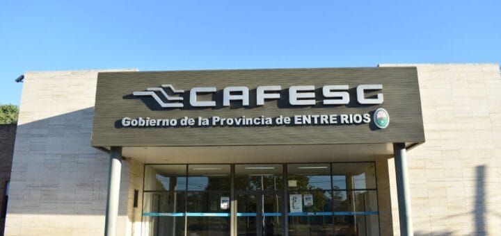 alt="en la imagen, el frente del edificio donde está la sede de la CAFESG"