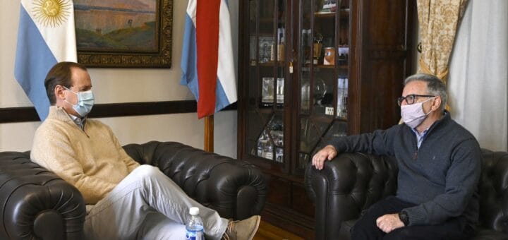 alt="El gobernador Gustavo Bordet recibió al presidente de la Delegación Argentina ante la CTM y titular de la Comisión Administradora del Fondo Especial de Salto Grande (CAFESG), Luis Benedetto"