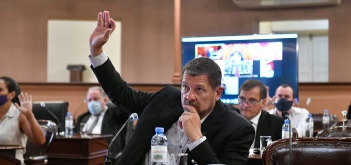 alt="El senador concordiense Armando Gay es el autor del proyecto de creación del Colegio de Seguridad e Higiene"