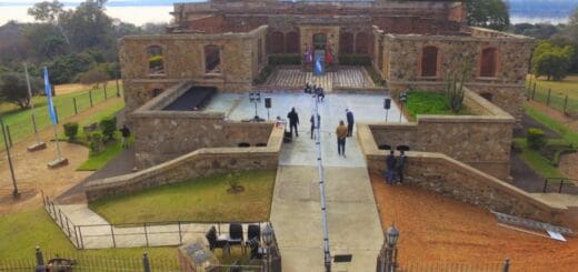 alt="en la imagen una vista aérea del castillo de san carlos en Concordia"