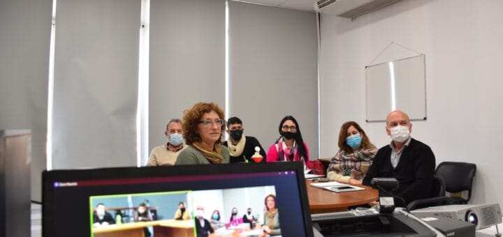 alt="equipos técnicos de la Unidad Ejecutora Provincial (UEP) mantuvieron un encuentro virtual con los miembros de la Comisión Administradora Para El Fondo Especial de Salto Grande (CAFESG)"