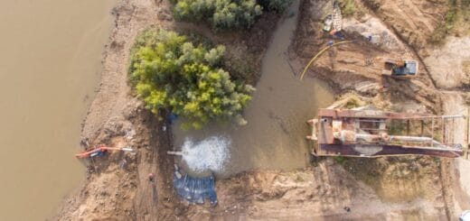 alt="Para captar agua potable, construyeron un dique en la ciudad de Paraná"