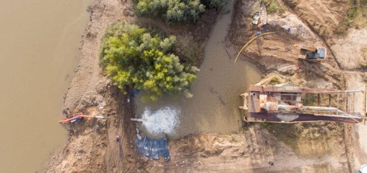 alt="Para captar agua potable, construyeron un dique en la ciudad de Paraná"