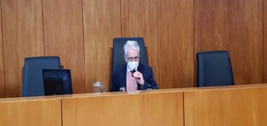 alt="El juez Ricardo Bonazzolla dispuso la prisión preventiva domiciliaria por 45 días para Luciano Cuatrín y de Mario Godoy, con colocación de tobillera electrónica. Pero, como el estado no tiene ese tipo de tobilleras, pasan a la cárcel"