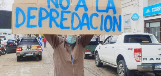 alt="Los pescadores de Salto (Uruguay) protestaron en el mediodía del viernes"