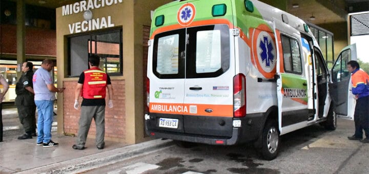 alt="la frontera entre Uruguay y Argentina en la represa de Salto Grande"