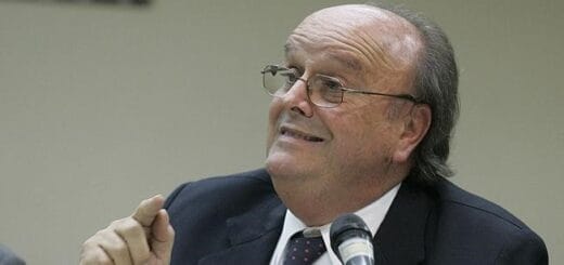 alt="El diputado nacional en uso de licencia, José Ignacio de Mendiguren"