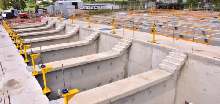 alt="en la imagen se puede ver la cisterna nueva"